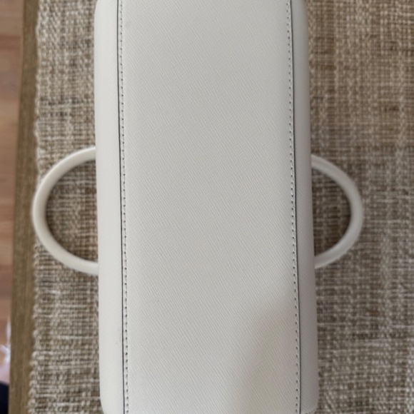 AUTHENTIC KATE SPADE NY crossbody Dolly Duffle in Meringue pre-owned - Picture 4 of 13